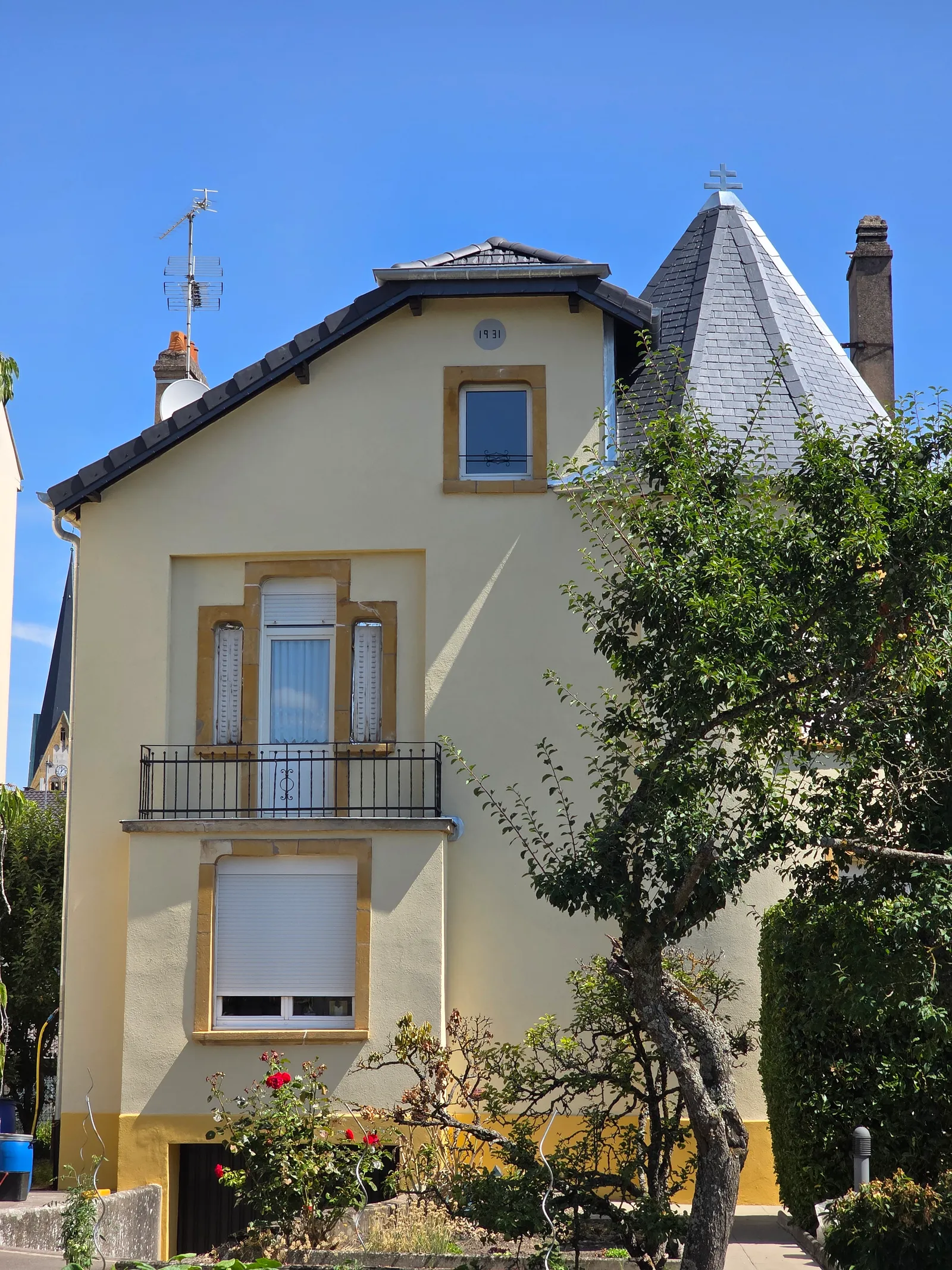 Réalisation Spataro Déco - Ravalement Crepi Maison 1931 Face