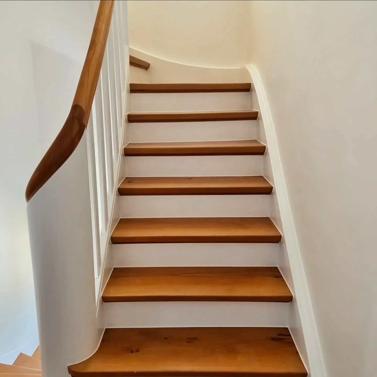 Réalisation Spataro Déco - Peinture Escalier et Cage Descalier Vue 1